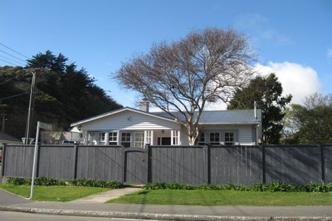 Photo of property in 8 Tringham Street, Karori, Wellington, 6012