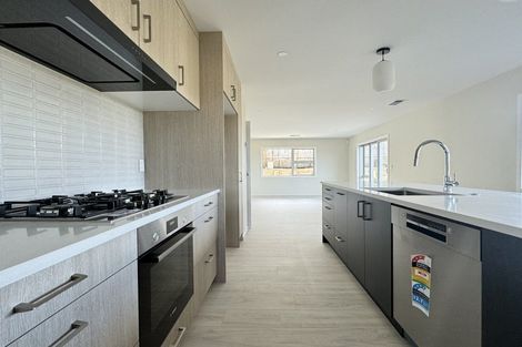 Photo of property in 70 Farnworth Terrace, Glenside, Wellington, 6037