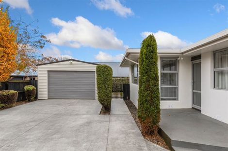 Photo of property in 2/57 Mcfaddens Road, St Albans, Christchurch, 8052