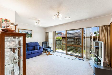 Photo of property in 2/33 Swanson Road, Henderson, Auckland, 0610