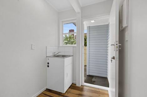 Photo of property in 1/3 Daphne Street, Kelston, Auckland, 0602