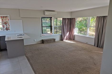 Photo of property in 2/5 Keldale Place, Forrest Hill, Auckland, 0620