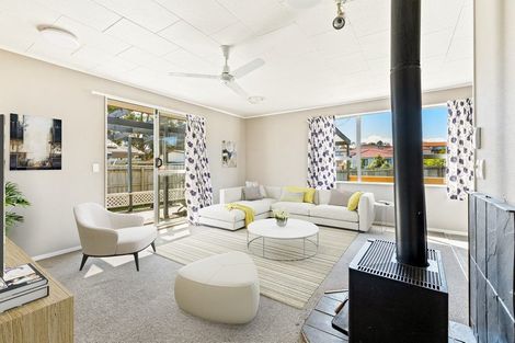 Photo of property in 56 Lavelle Road, Henderson, Auckland, 0612