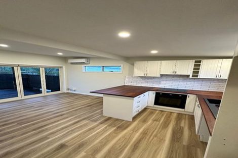 Photo of property in 3/176 Henderson Valley Road, Henderson, Auckland, 0612