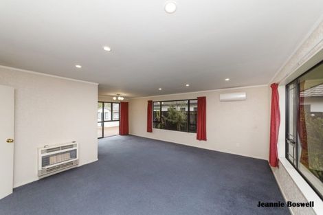 Photo of property in 20 Aspen Way, Kelvin Grove, Palmerston North, 4414
