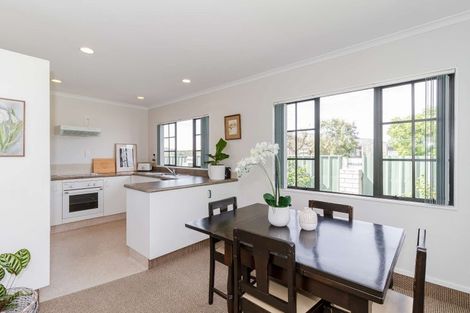 Photo of property in 1/2 Spriggs Crescent, Greenmeadows, Napier, 4112