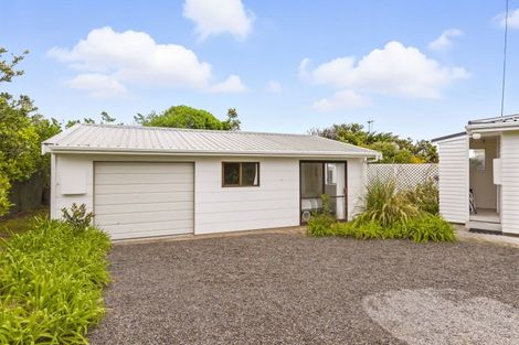 Photo of property in 5 Norna Grove, Waikawa Beach, Manakau, 5573