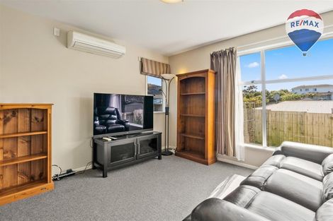Photo of property in 41 Ranui Terrace, Tawa, Wellington, 5028