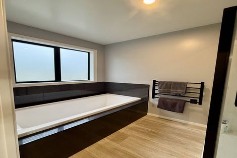 Photo of property in 17 Rexs Way, Green Island, Dunedin, 9018