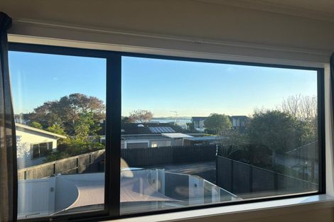 Photo of property in 2/35 Bramley Drive, Farm Cove, Auckland, 2012