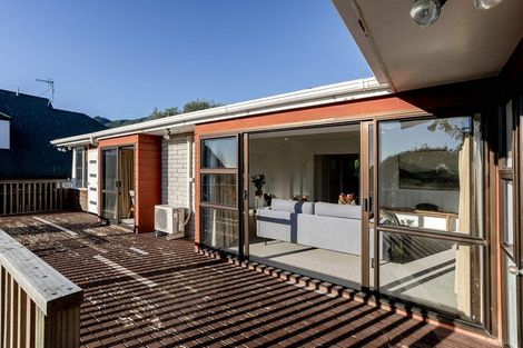 Photo of property in 16 Huia Street, Waikanae, 5036