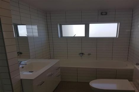 Photo of property in 4b Binsted Road, New Lynn, Auckland, 0600