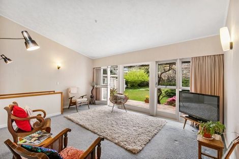 Photo of property in 60 Hogans Road, Glenfield, Auckland, 0629