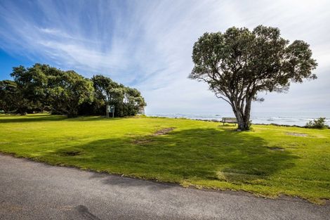 Photo of property in 100 Eighth Avenue, Urenui, 4377