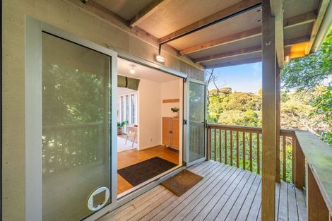 Photo of property in 100 Motuhara Road, Plimmerton, Porirua, 5026