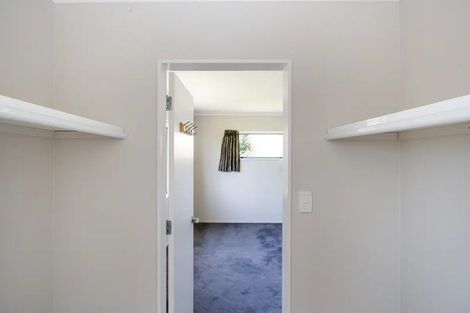 Photo of property in 24 Lydia Place, Kelvin Grove, Palmerston North, 4414