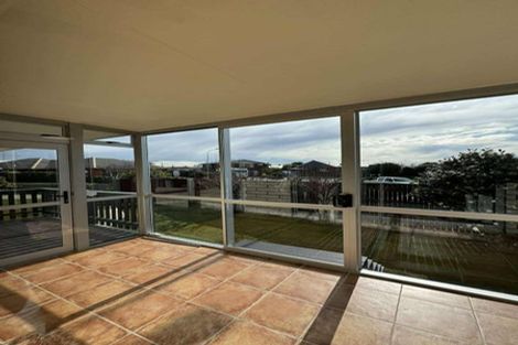 Photo of property in 17 Beeston Place, Redwood, Christchurch, 8051