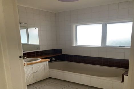 Photo of property in 53 Granger Road, Cockle Bay, Auckland, 2014