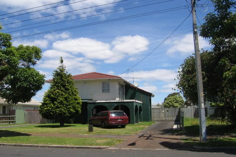 Photo of property in 29a-c Point England Road, Point England, Auckland, 1072