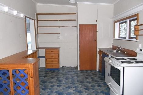 Photo of property in 28 Shakespeare Road, Bluff Hill, Napier, 4110