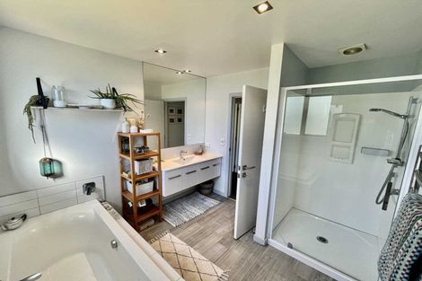 Photo of property in 1 Kakapo Court, Wanaka, 9305