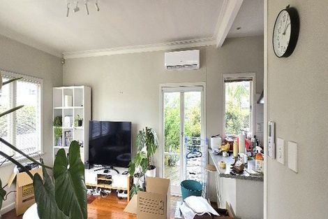 Photo of property in 2/18 Jutland Road, Hauraki, Auckland, 0622