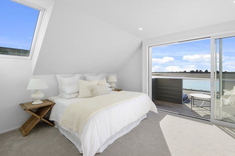 Photo of property in 1/19 Beachville Road, Redcliffs, Christchurch, 8081