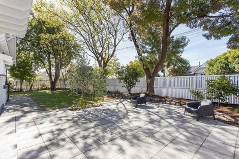 Photo of property in 32 Hawkesbury Avenue, St Albans, Christchurch, 8014