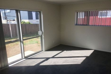 Photo of property in 25 Whiteacres Drive, Sunnyhills, Auckland, 2010