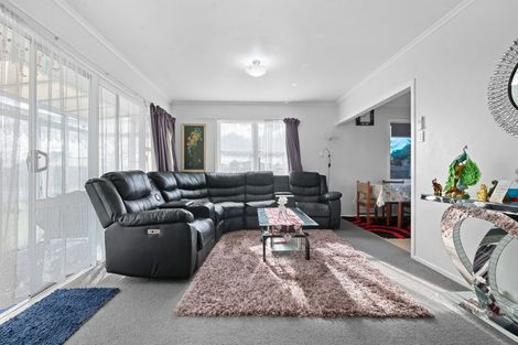 Photo of property in 53 Collins Road, Melville, Hamilton, 3206