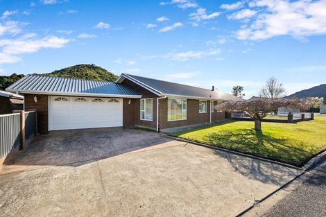 Photo of property in 28 Ranui Street, Waikawa, Picton, 7220