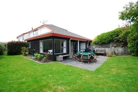 Photo of property in 122 Westchester Drive, Churton Park, Wellington, 6037