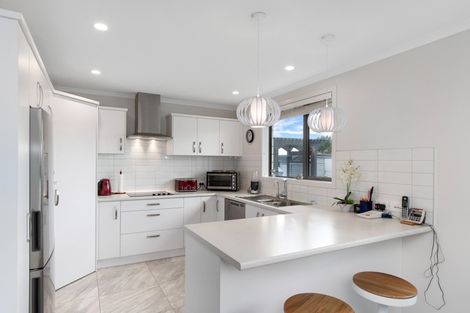 Photo of property in Waterview Estate, 31/4 Greystone Place, Omokoroa, 3114