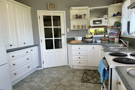 Photo of property in 177 Awarua School Road, Woodend, Invercargill, 9877