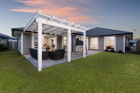 Photo of property in 3 Kahuparere Crescent, Pyes Pa, Tauranga, 3112