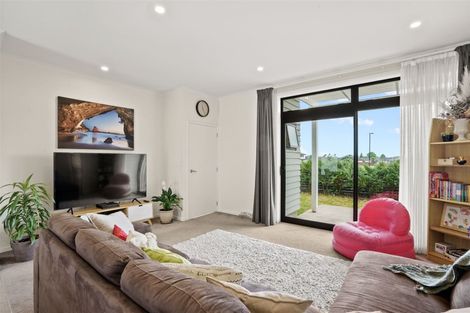 Photo of property in 6 Fermi Lane, Papakura, 2110