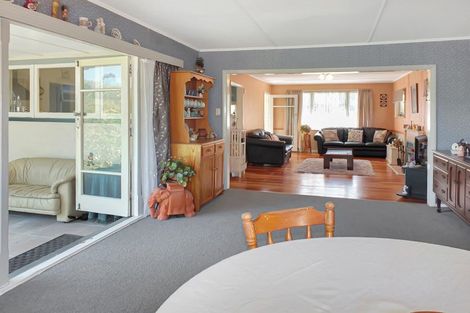 Photo of property in 18 Brown Terrace, Foxton Beach, Foxton, 4815