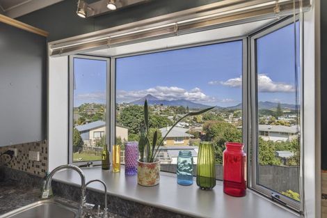 Photo of property in 5 Scott Street, Moturoa, New Plymouth, 4310