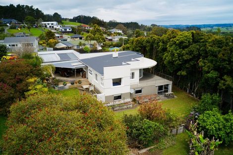 Photo of property in 15 St James Avenue, Helensville, 0800