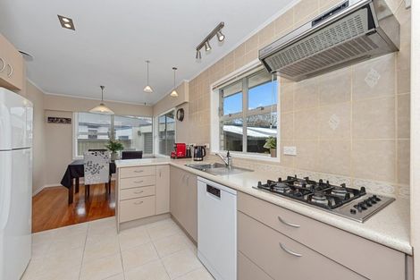 Photo of property in 30 Rhonda Avenue, Deanwell, Hamilton, 3206