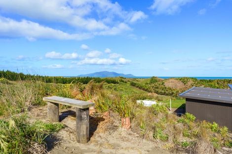Photo of property in 25 Mahurenga Lane, Te Horo, Otaki, 5581