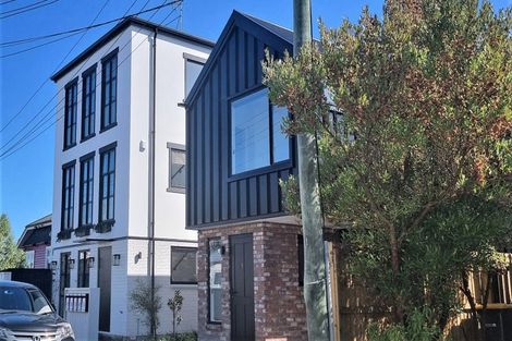 Photo of property in 2/13 Moa Place, Christchurch Central, Christchurch, 8013