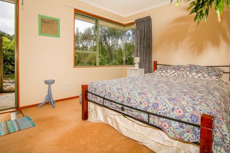 Photo of property in 37 Kew Road, Westport, 7825