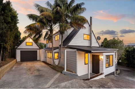 Photo of property in 1/12 Shanaway Rise, Hillcrest, Auckland, 0627