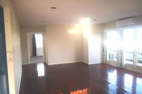 Photo of property in 260 Wairau Road, Glenfield, Auckland, 0627