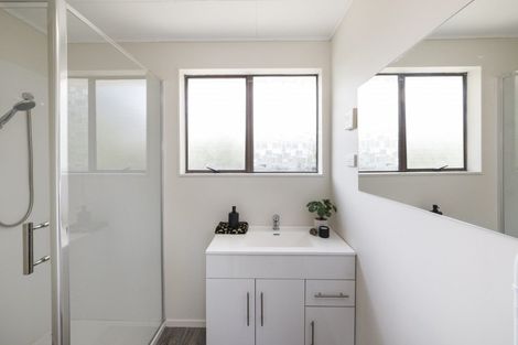 Photo of property in 3 Escort Grove, Awapuni, Palmerston North, 4412