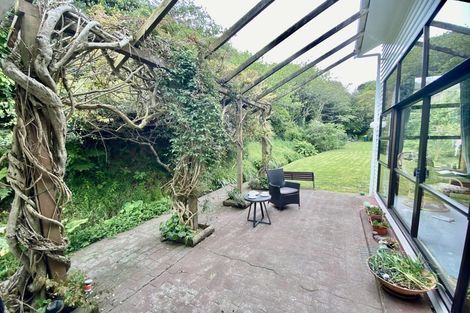 Photo of property in 100 Chester Road, Tawa, Wellington, 5028