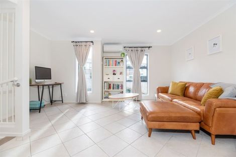 Photo of property in 37 Barnea Circle, Glen Eden, Auckland, 0602