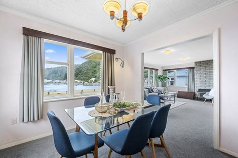 Photo of property in 81 Breaker Bay Road, Breaker Bay, Wellington, 6022