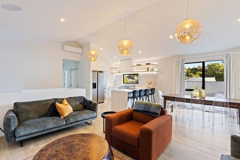 Photo of property in 6e Burns Street, Westown, New Plymouth, 4310